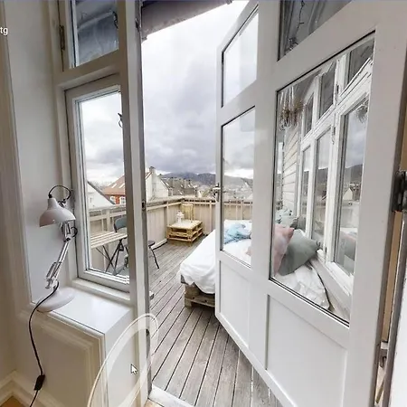Modern, Spacious And Cozy In The Center Of Bergen! Bergen